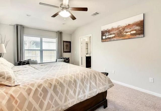 2405 Muzzie LN, Leander, TX 78641