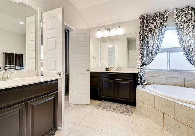 2405 Muzzie LN, Leander, TX 78641