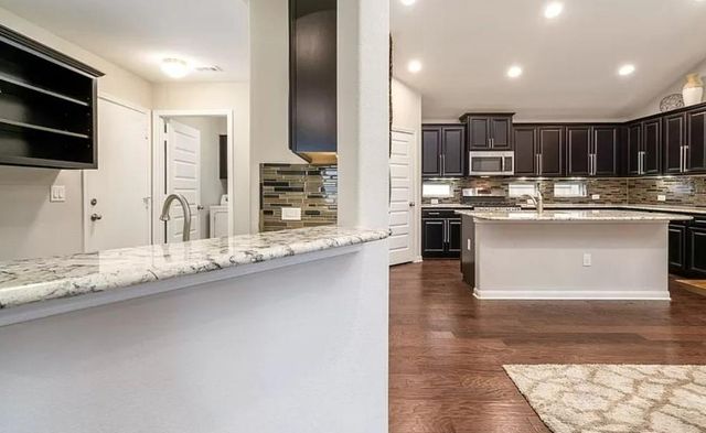 2405 Muzzie LN, Leander, TX 78641