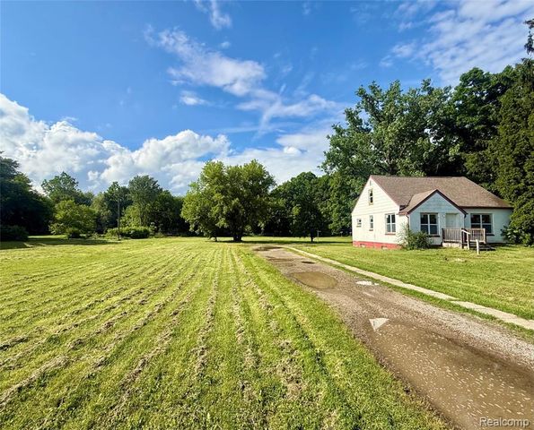 5388 Davison Road, Lapeer, MI 48446