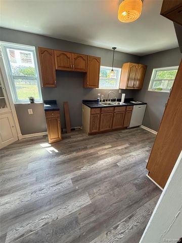 5388 Davison Road, Lapeer, MI 48446