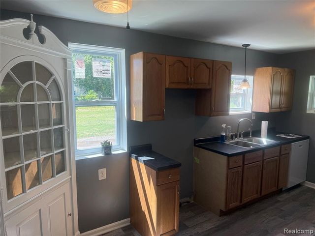 5388 Davison Road, Lapeer, MI 48446