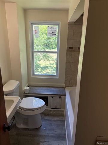 5388 Davison Road, Lapeer, MI 48446