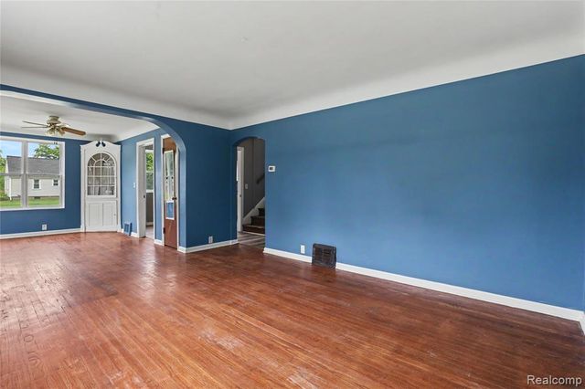 5388 Davison Road, Lapeer, MI 48446