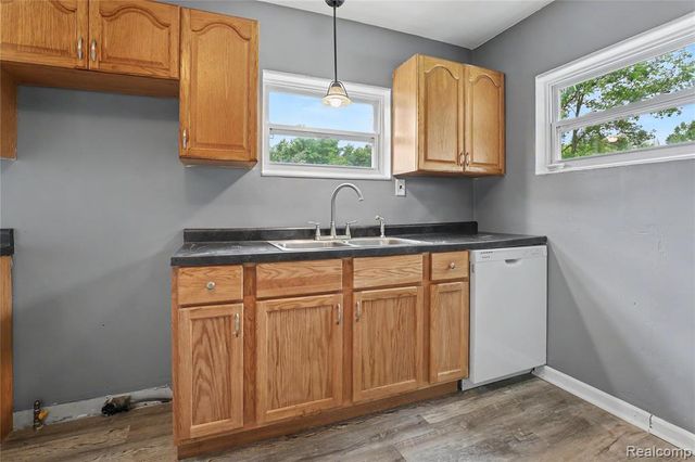 5388 Davison Road, Lapeer, MI 48446