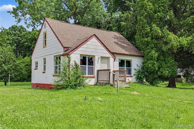 5388 Davison Road, Lapeer, MI 48446
