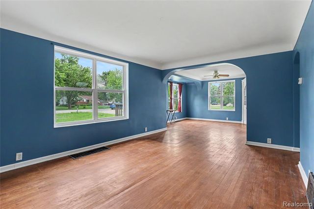 5388 Davison Road, Lapeer, MI 48446