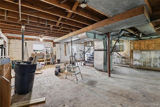 5388 Davison Road, Lapeer, MI 48446