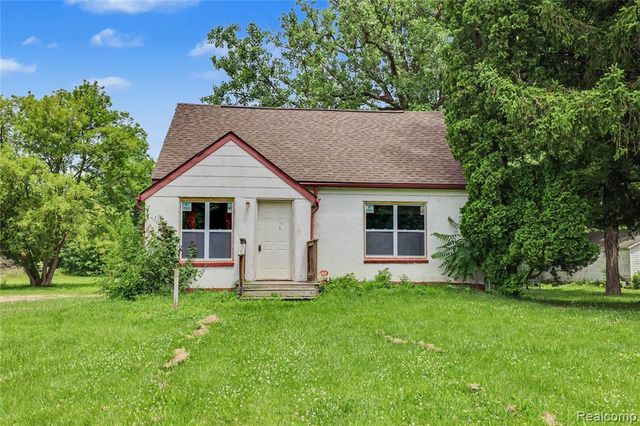 5388 Davison Road, Lapeer, MI 48446