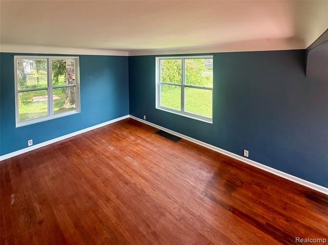 5388 Davison Road, Lapeer, MI 48446