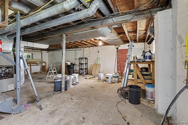 5388 Davison Road, Lapeer, MI 48446