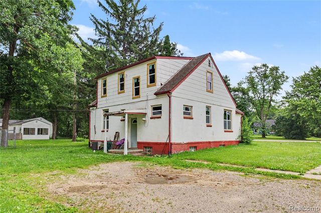 5388 Davison Road, Lapeer, MI 48446
