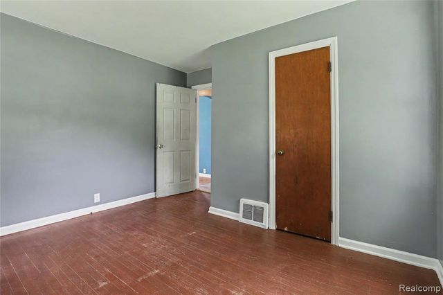 5388 Davison Road, Lapeer, MI 48446