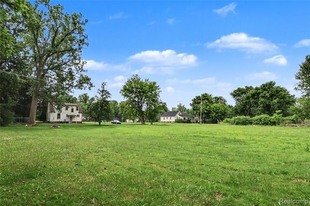 5388 Davison Road, Lapeer, MI 48446