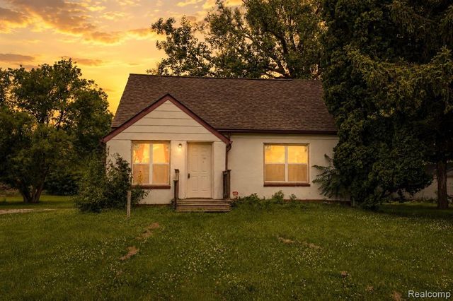 5388 Davison Road, Lapeer, MI 48446