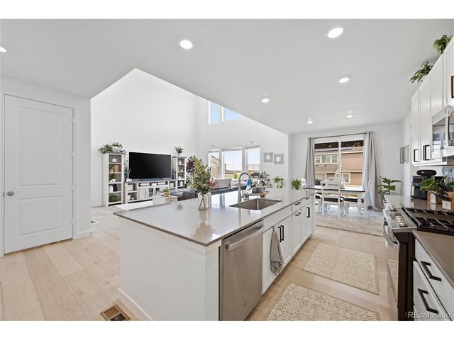 24465 E Evans Dr, Aurora, CO 80018