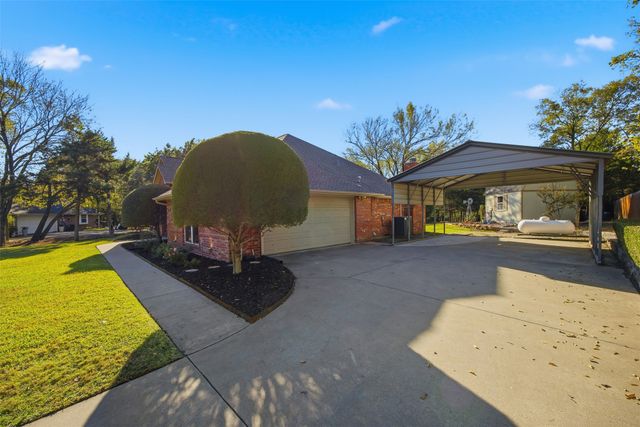 1195 E Sharpshire Court, Waxahachie, TX 75165