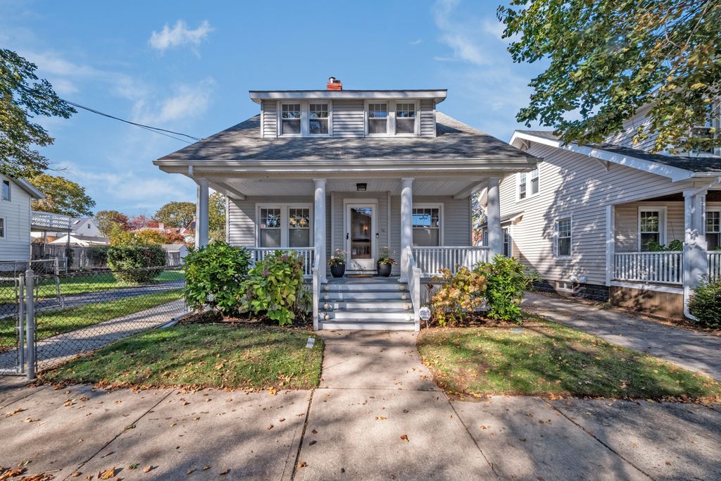 34 Beecher Place, New Haven, CT 06512