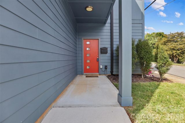 621 Campus Street, Charlotte, NC 28216