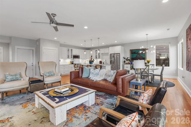 621 Campus Street, Charlotte, NC 28216