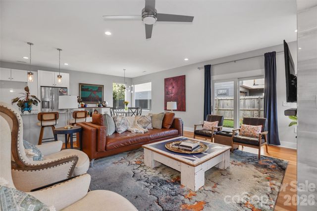 621 Campus Street, Charlotte, NC 28216