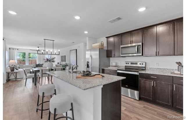 3401 Beech Bark Court, Milford, MI 48381