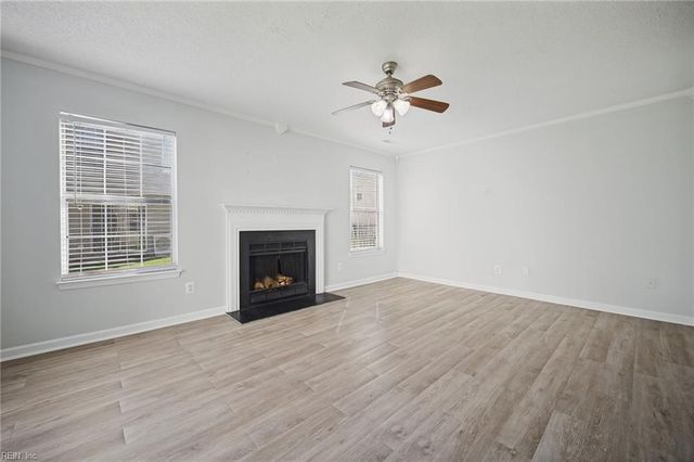 102 Pelican CV, Newport News, VA 23608