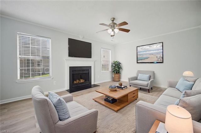 102 Pelican CV, Newport News, VA 23608