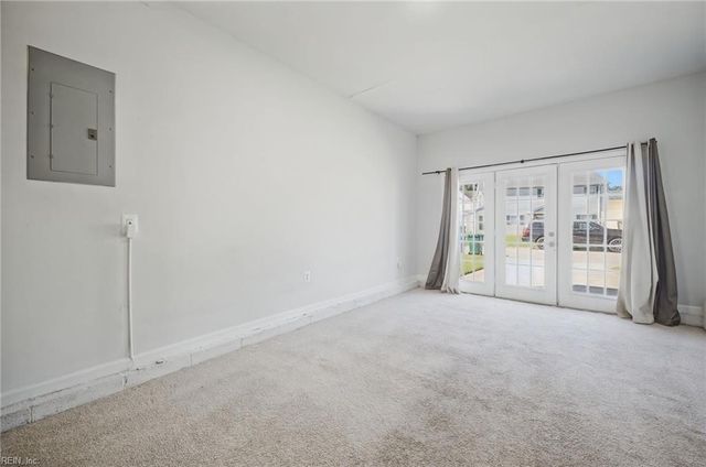 102 Pelican CV, Newport News, VA 23608