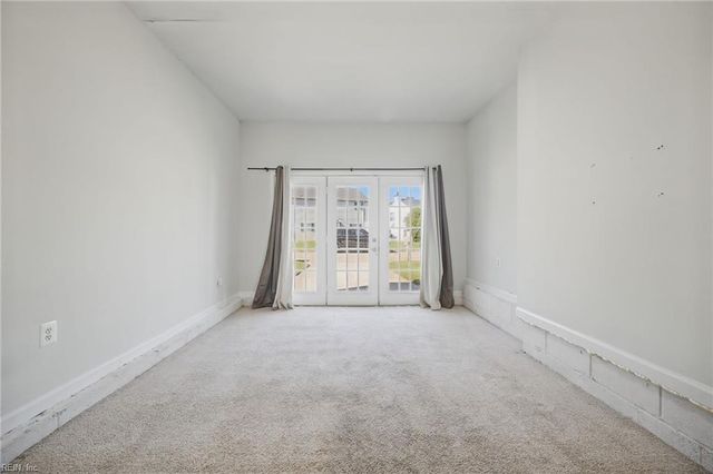 102 Pelican CV, Newport News, VA 23608