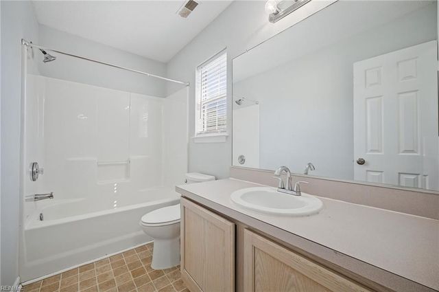 102 Pelican CV, Newport News, VA 23608
