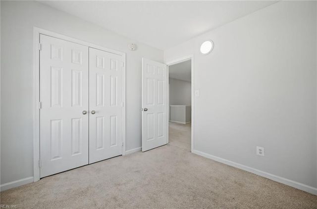 102 Pelican CV, Newport News, VA 23608