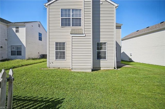 102 Pelican CV, Newport News, VA 23608