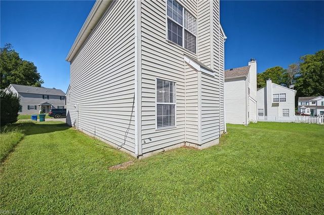 102 Pelican CV, Newport News, VA 23608