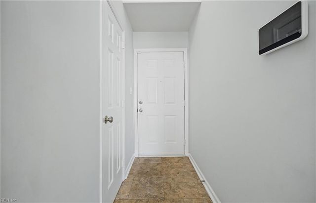 102 Pelican CV, Newport News, VA 23608