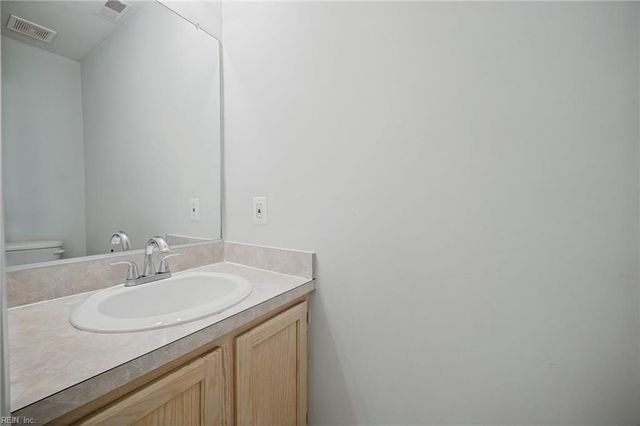 102 Pelican CV, Newport News, VA 23608