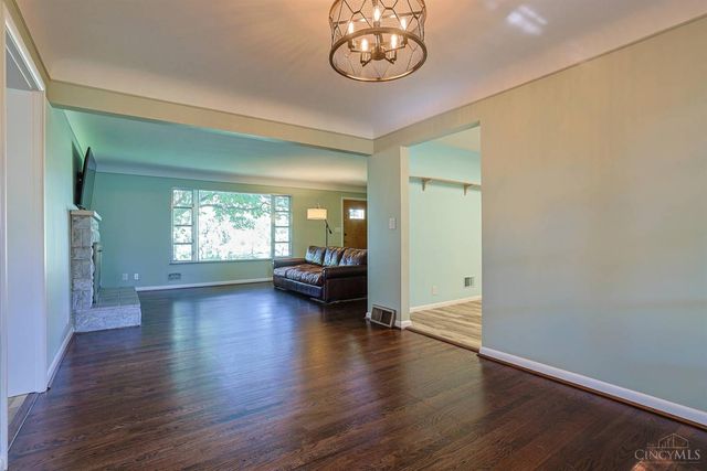 543 Compton Road, Wyoming, OH 45231