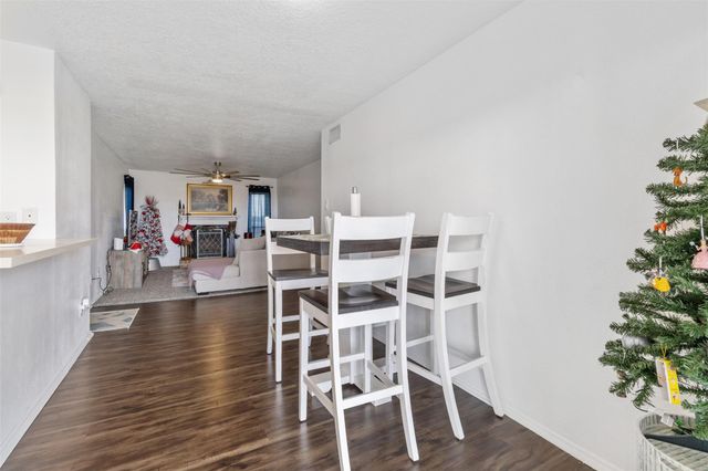 7600 Emmett F Lowry Expressway 1102, Texas City, TX 77591