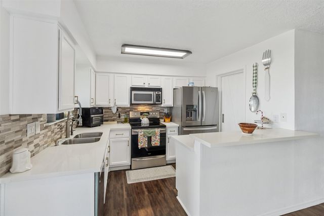 7600 Emmett F Lowry Expressway 1102, Texas City, TX 77591