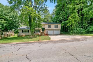 467 Pineburr Lane, Stone Mountain, GA 30087