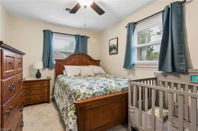 16 Longwood DR, Hampton, VA 23669