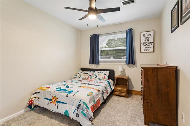16 Longwood DR, Hampton, VA 23669
