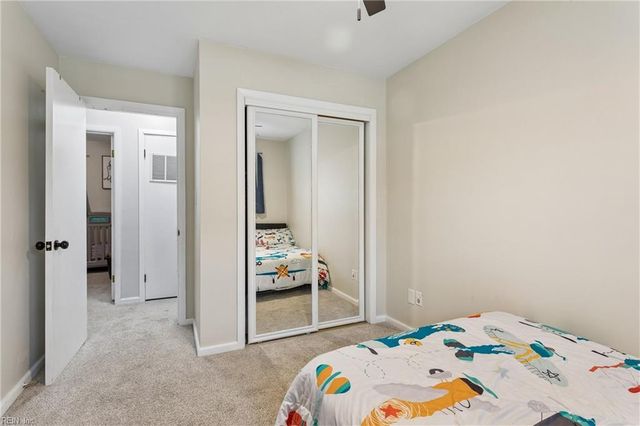 16 Longwood DR, Hampton, VA 23669