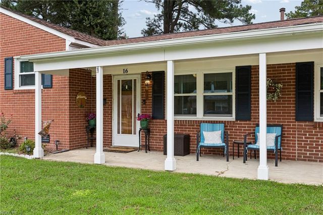 16 Longwood DR, Hampton, VA 23669