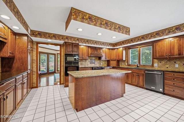 5303 Spring Creek Lane, Sylvania, OH 43560