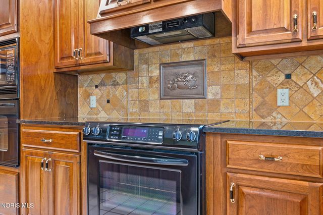 5303 Spring Creek Lane, Sylvania, OH 43560
