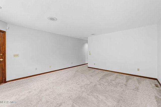 5303 Spring Creek Lane, Sylvania, OH 43560
