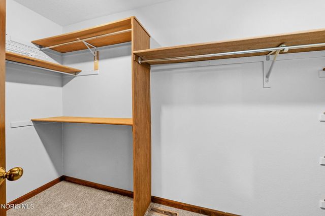 5303 Spring Creek Lane, Sylvania, OH 43560