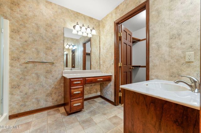 5303 Spring Creek Lane, Sylvania, OH 43560