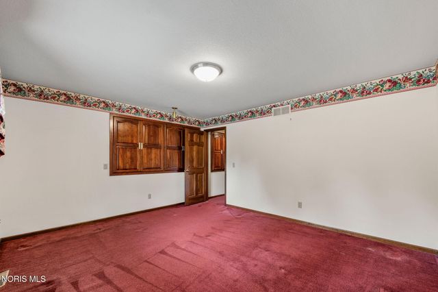 5303 Spring Creek Lane, Sylvania, OH 43560